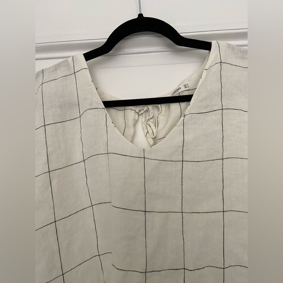 Mango Linen Blend White & Black Checkered Top Blouse w/ Open Tie Back and V neck - Picture 3 of 9